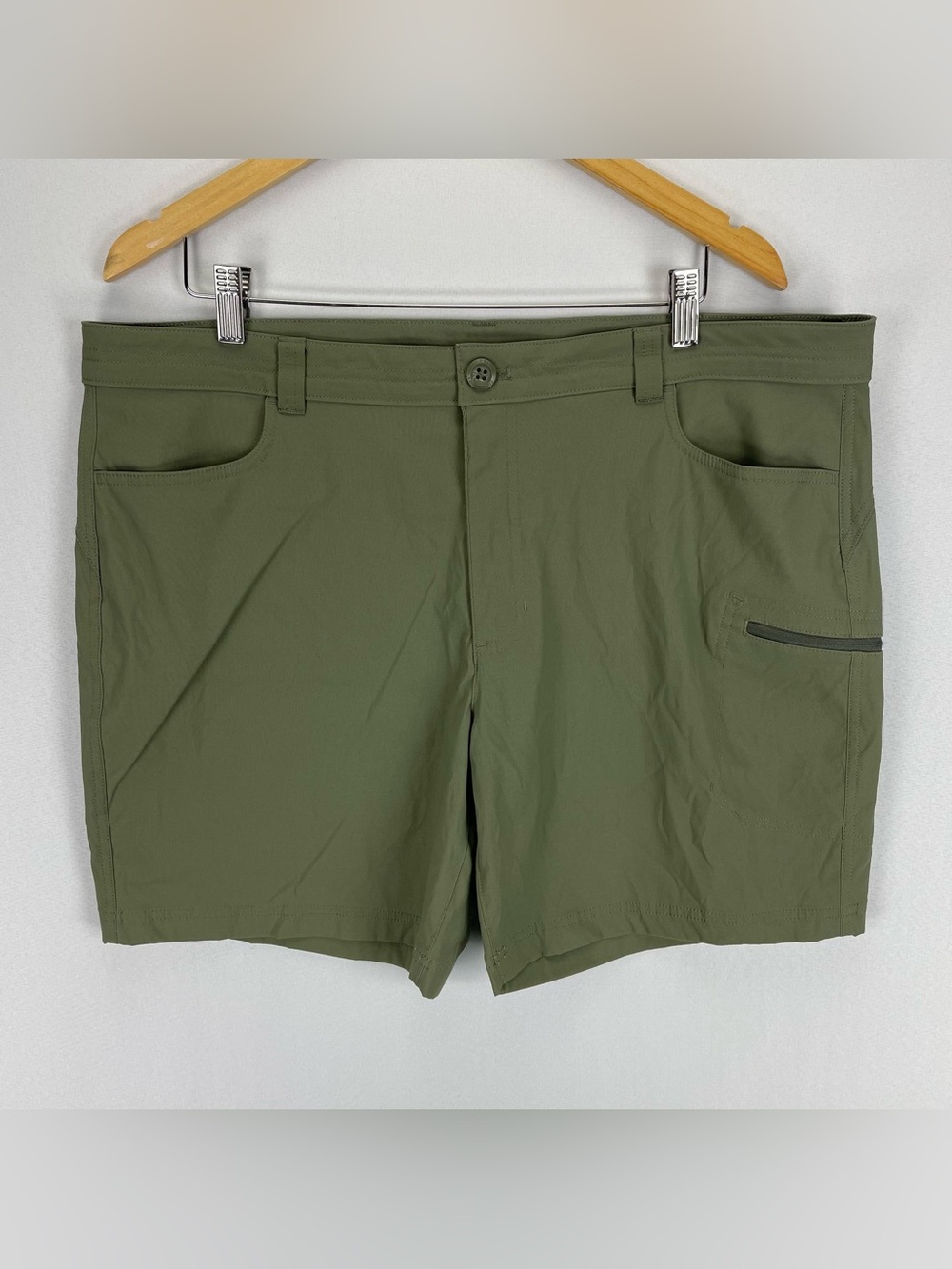 Eddie Bauer Women’s Rainier Hiking Shorts Green Size 18 Nylon Stretch Zip Cargo